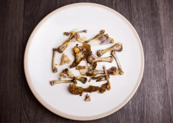 Peut-on donner des os à nos poules