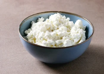 Peut-on donner du fromage aux poules